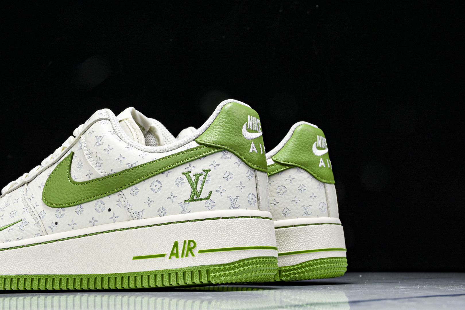 AF1 空军 尺码36-45

纯原版出品-Air Force 1'07 Low LV联名 白绿 空军一