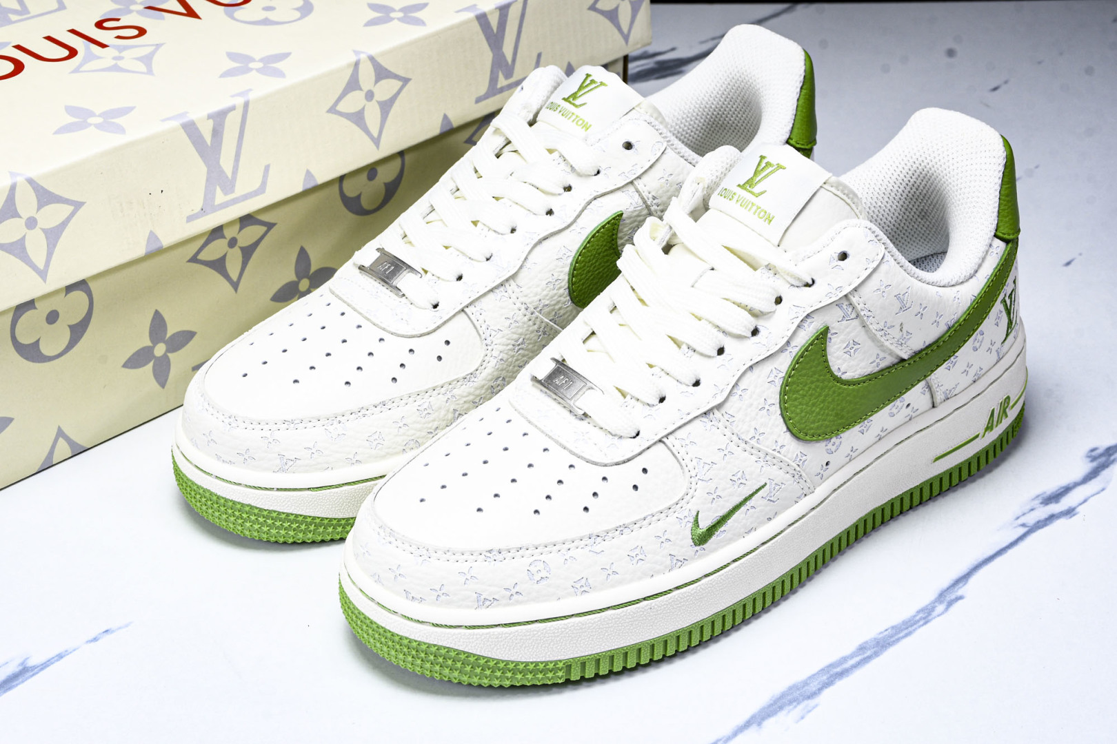 AF1 空军 尺码36-45

纯原版出品-Air Force 1'07 Low LV联名 白绿 空军一
