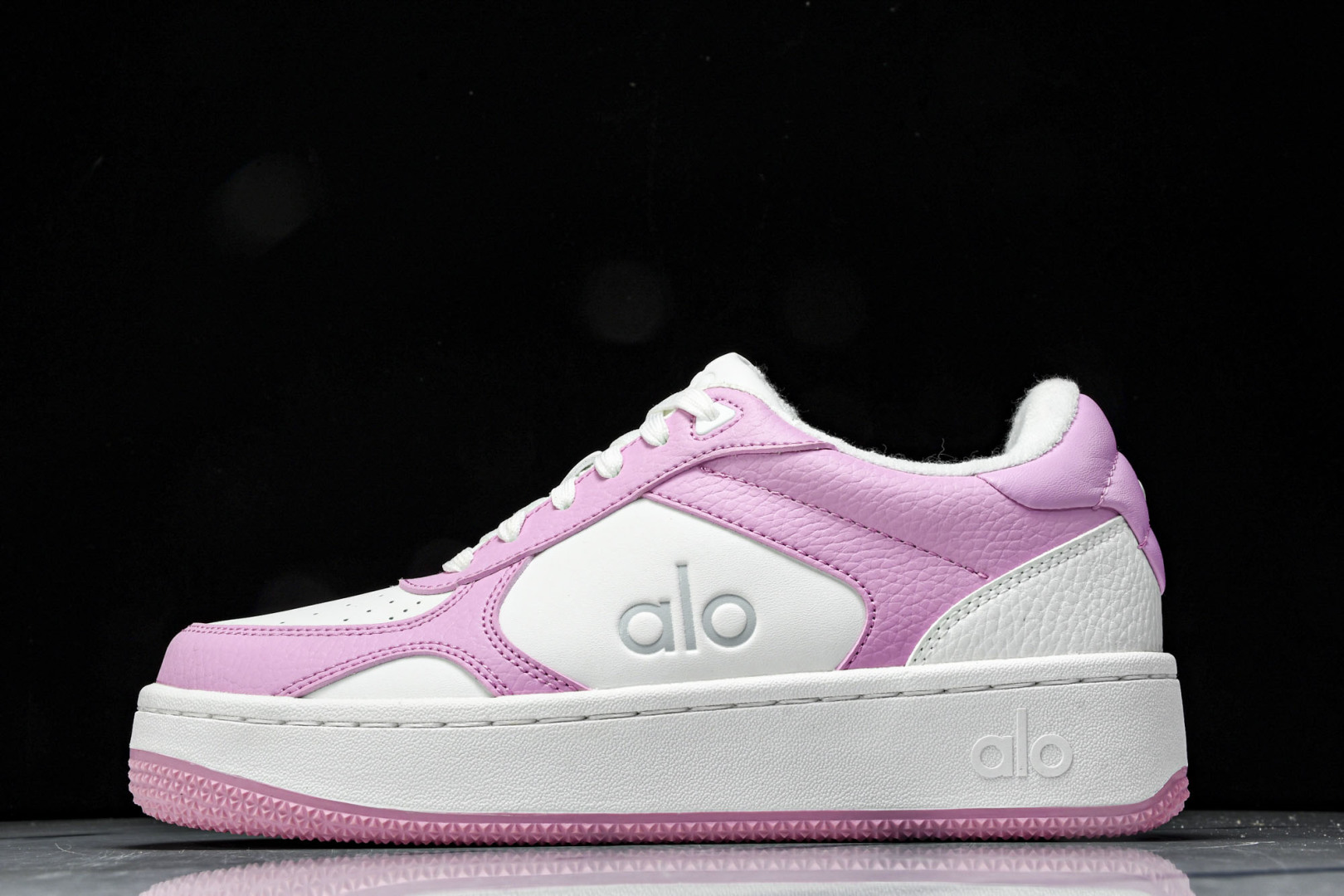 ALo yoga 尺码35-40

纯原版出品-ALo yoga Recover Mode Em 防滑耐