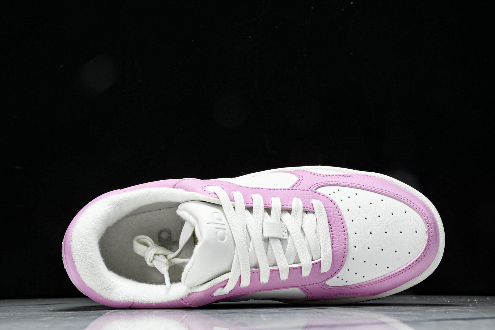 ALo yoga 尺码35-40

纯原版出品-ALo yoga Recover Mode Em 防滑耐
