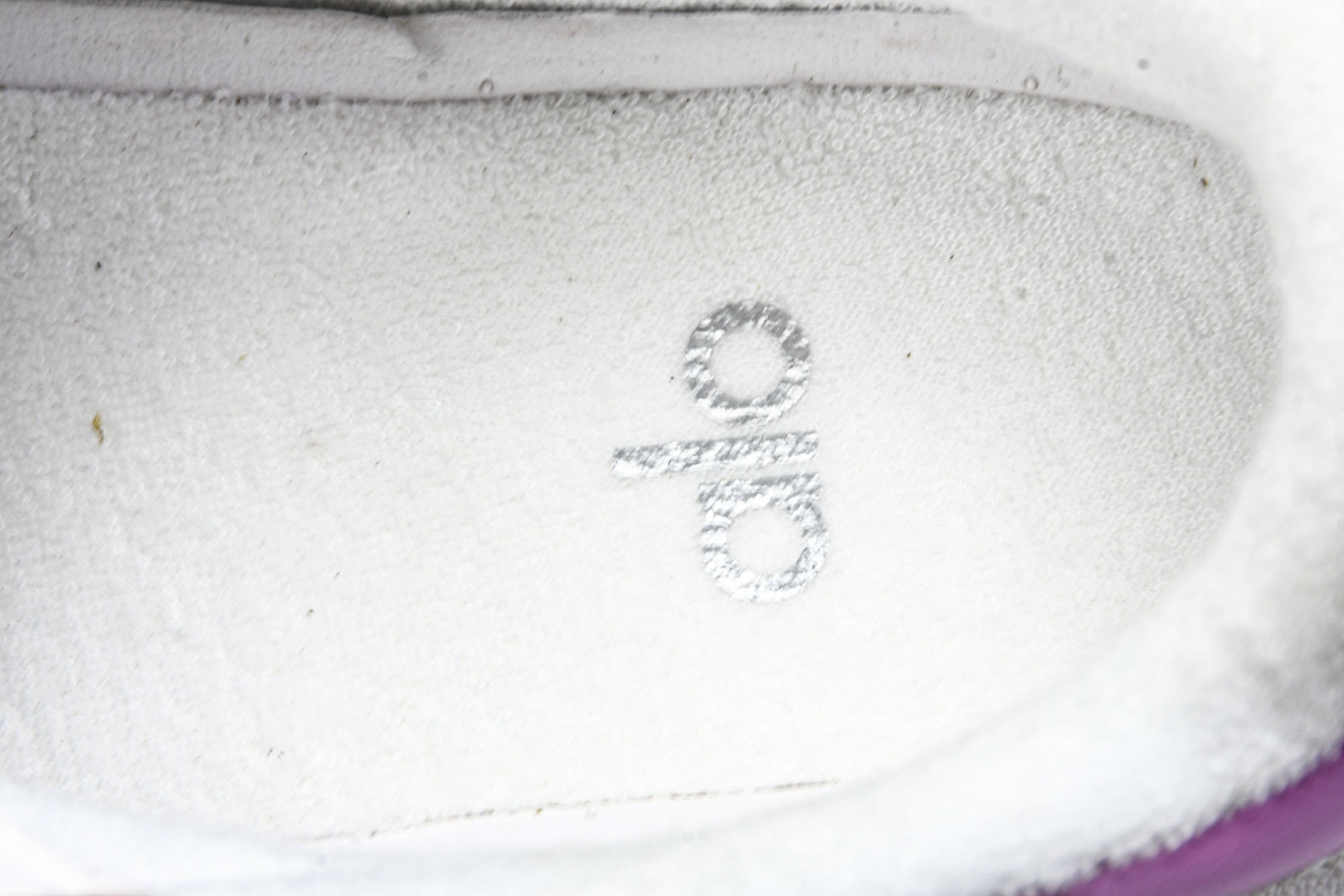 ALo yoga 尺码35-40

纯原版出品-ALo yoga Recover Mode Em 防滑耐