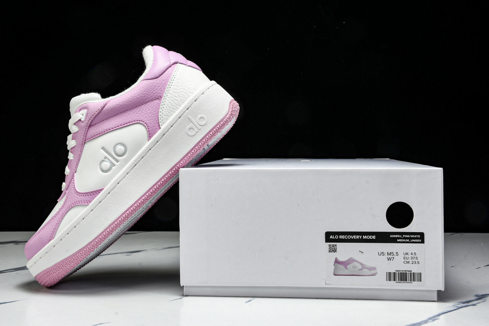 ALo yoga 尺码35-40

纯原版出品-ALo yoga Recover Mode Em 防滑耐