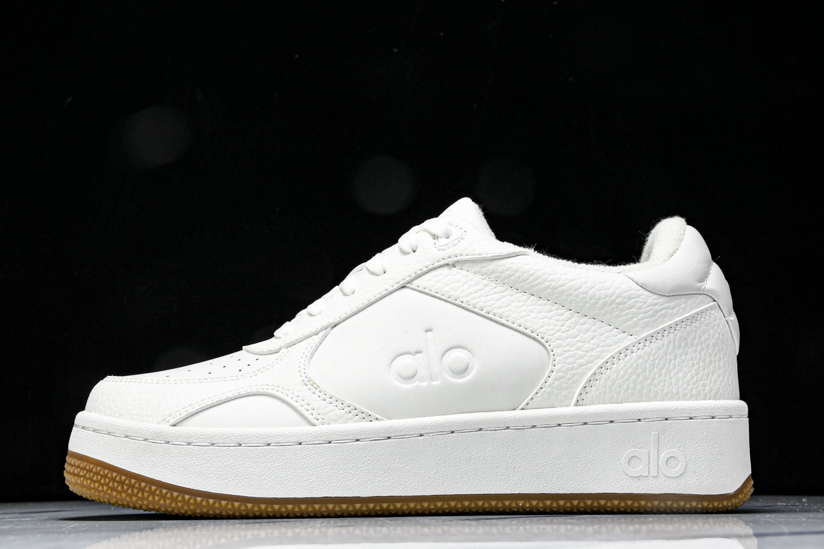ALo yoga 尺码35-46

纯原版出品-ALo yoga Recover Mode Em 防滑耐