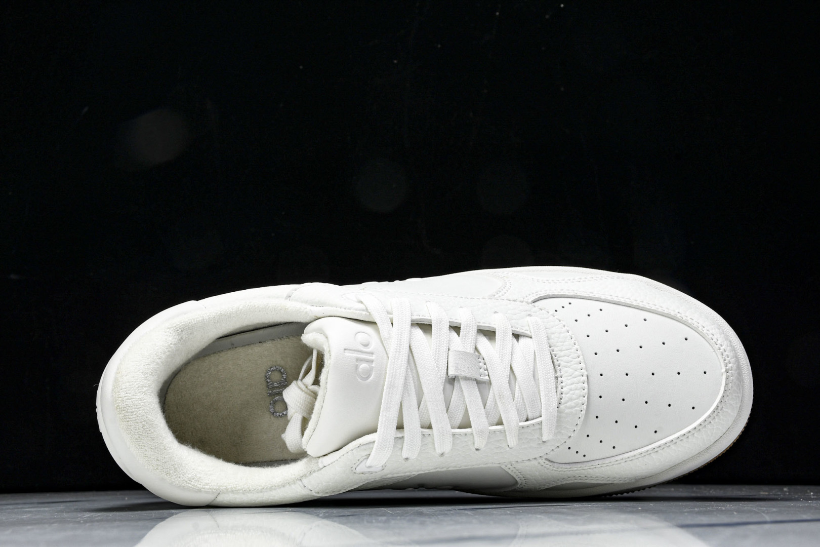 ALo yoga 尺码35-46

纯原版出品-ALo yoga Recover Mode Em 防滑耐