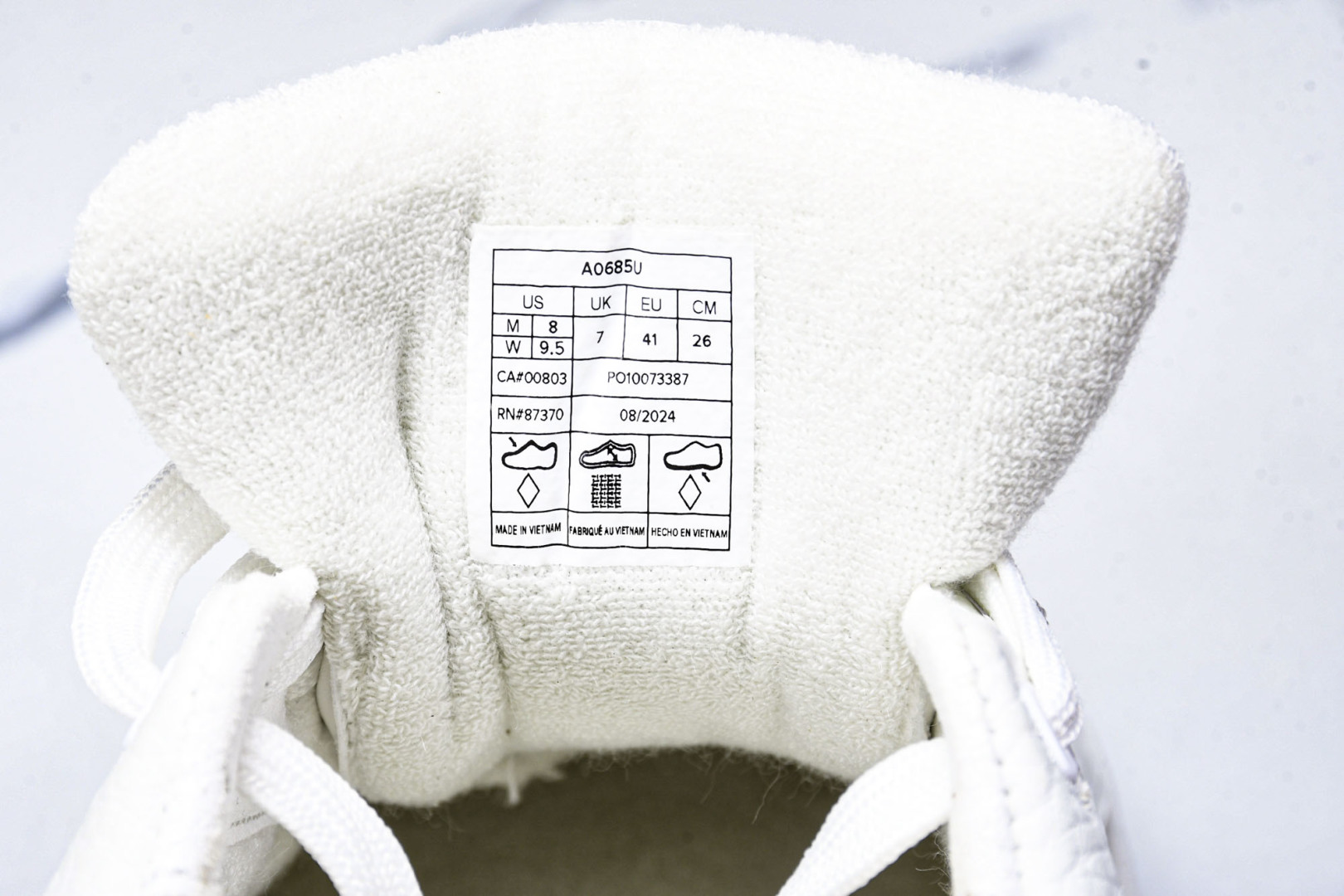 ALo yoga 尺码35-46

纯原版出品-ALo yoga Recover Mode Em 防滑耐