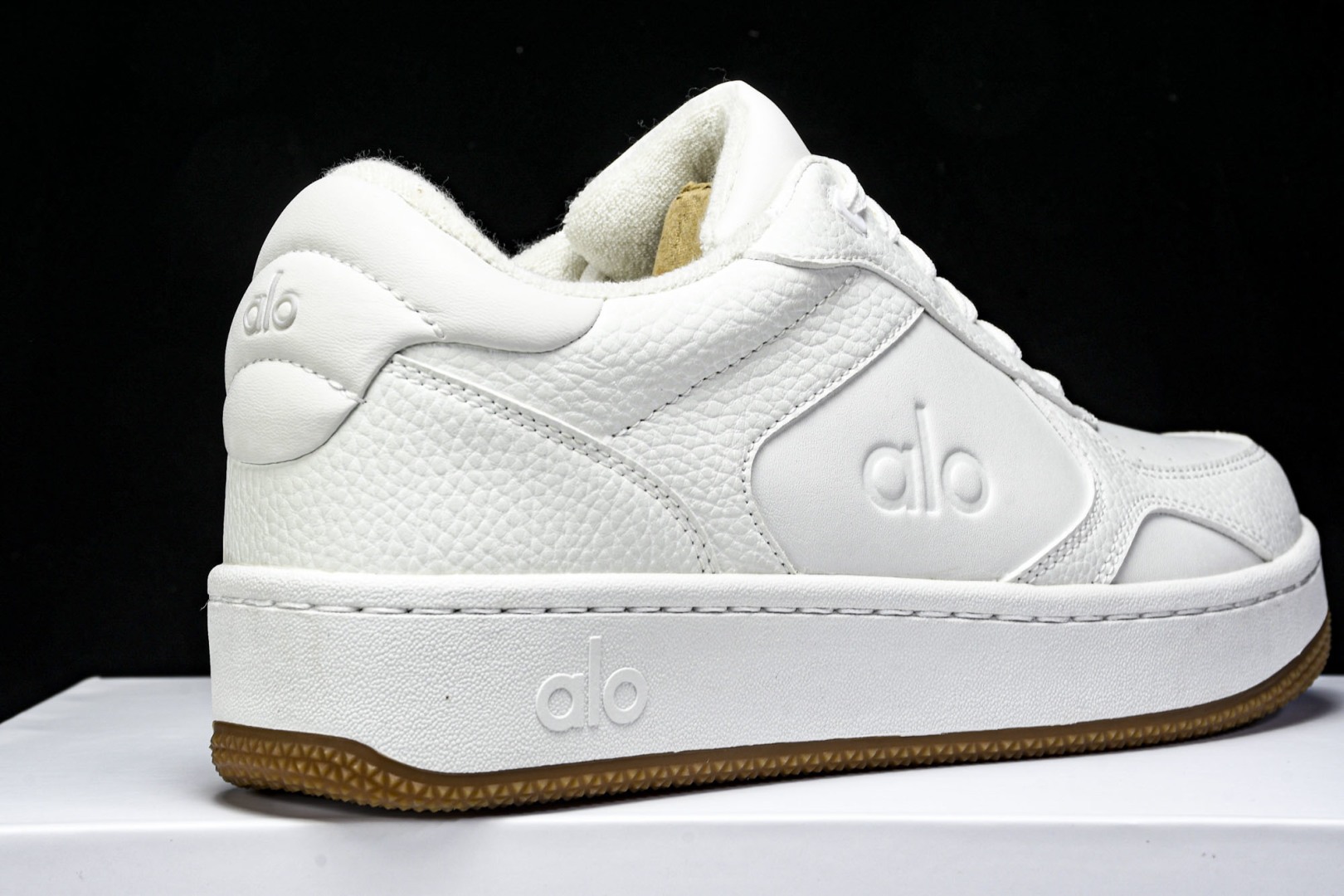ALo yoga 尺码35-46

纯原版出品-ALo yoga Recover Mode Em 防滑耐