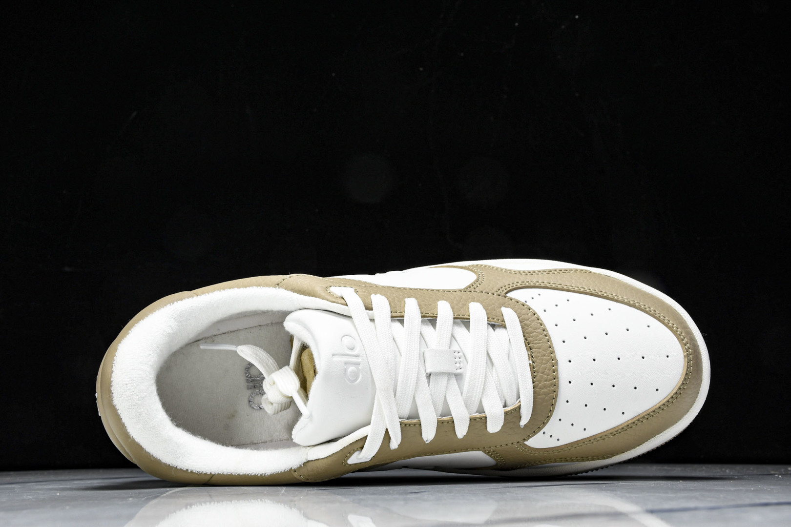 ALo yoga 尺码35-46

纯原版出品-ALo yoga Recover Mode Em 防滑耐