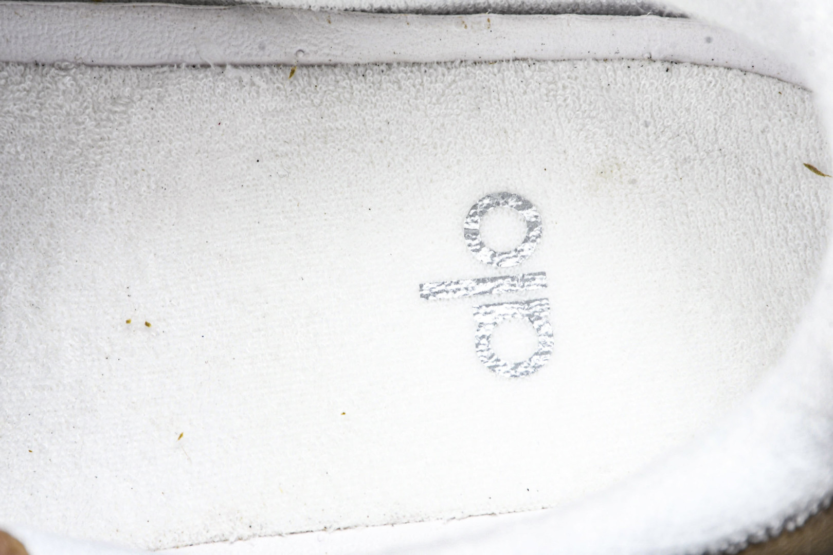 ALo yoga 尺码35-46

纯原版出品-ALo yoga Recover Mode Em 防滑耐