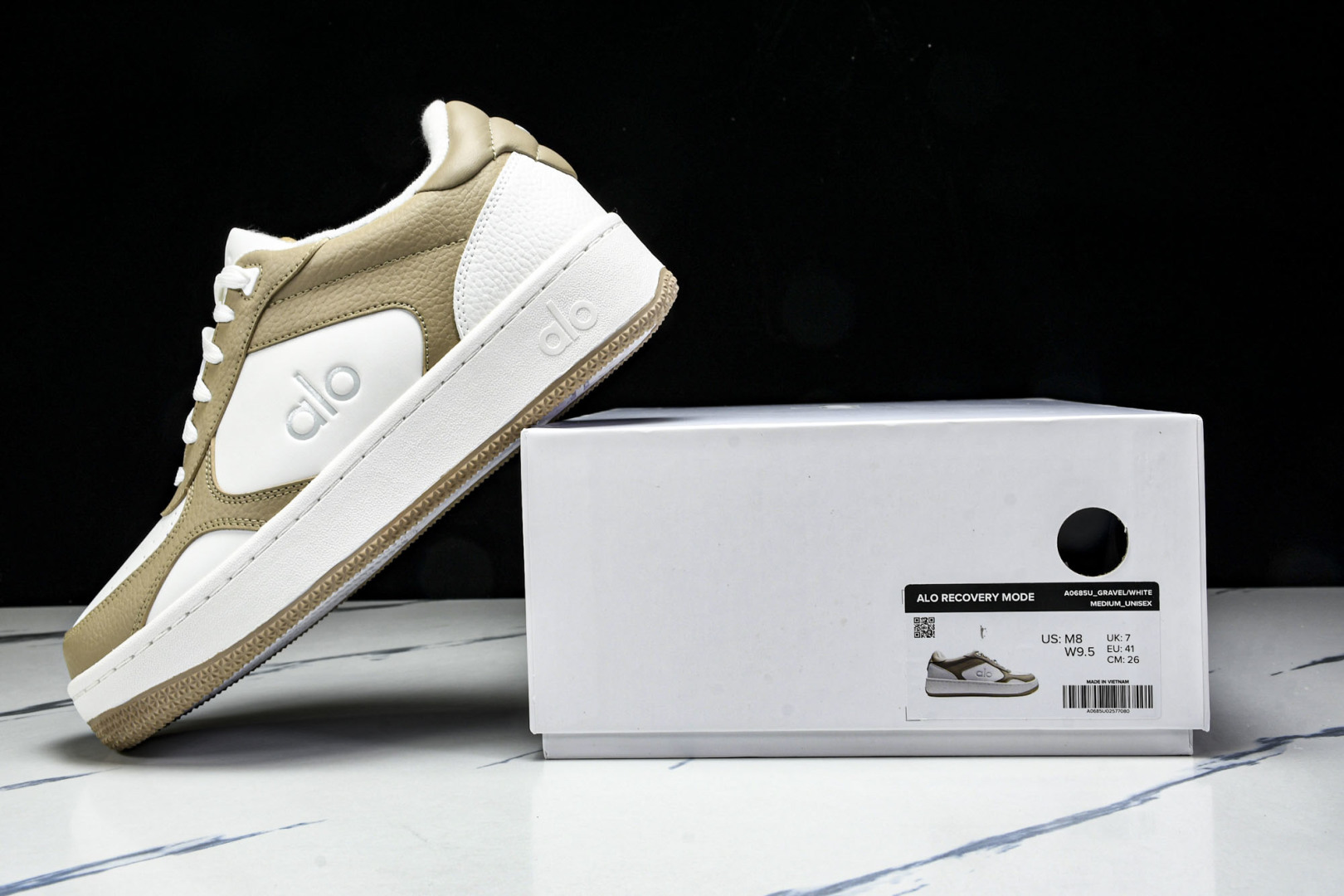 ALo yoga 尺码35-46

纯原版出品-ALo yoga Recover Mode Em 防滑耐