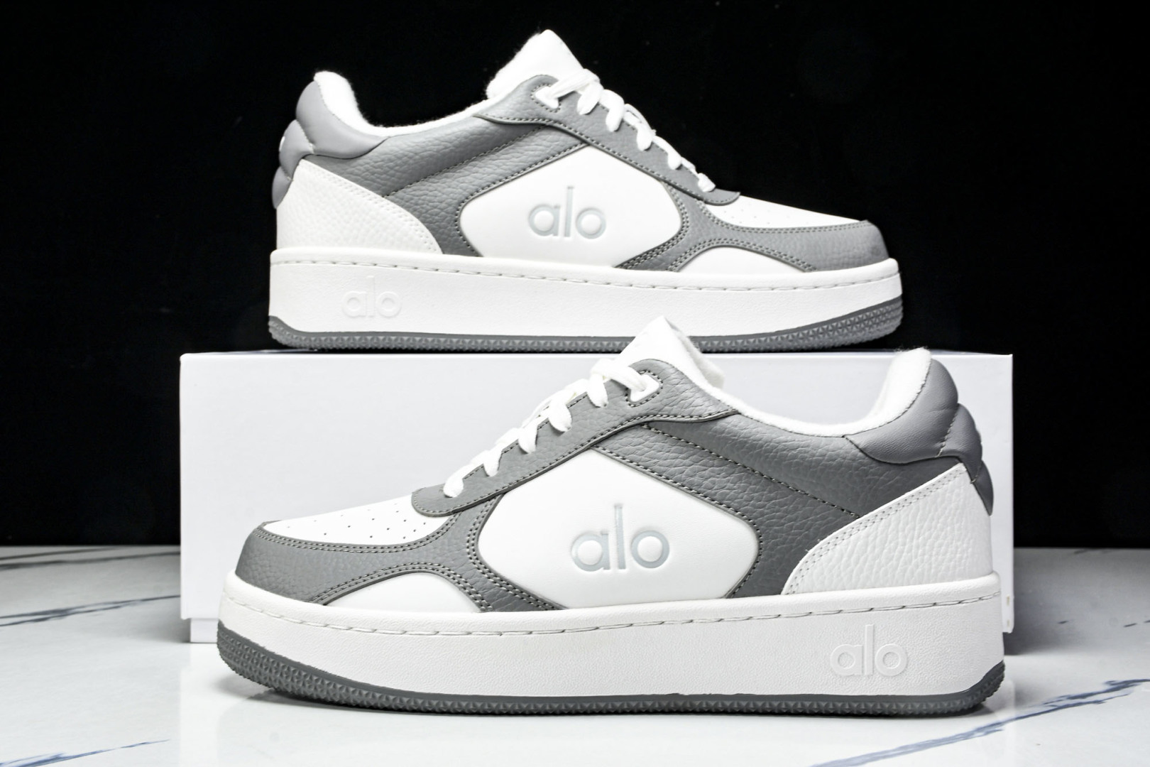 ALo yoga 尺码35-46

纯原版出品-ALo yoga Recover Mode Em 防滑耐