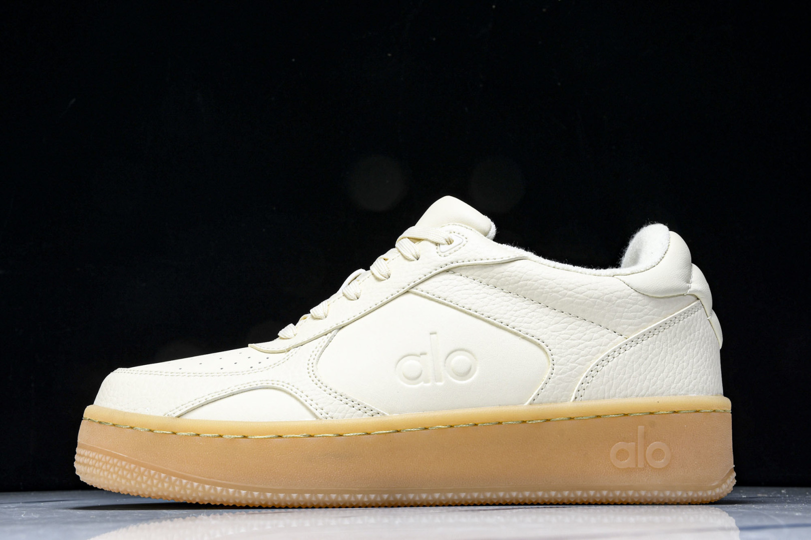 ALo yoga 尺码35-46

纯原版出品-ALo yoga Recover Mode Em 防滑耐