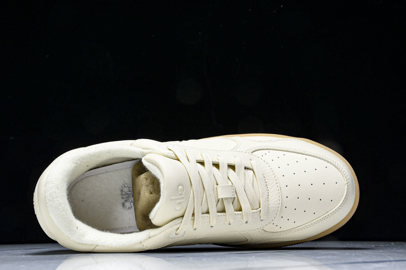 ALo yoga 尺码35-46

纯原版出品-ALo yoga Recover Mode Em 防滑耐
