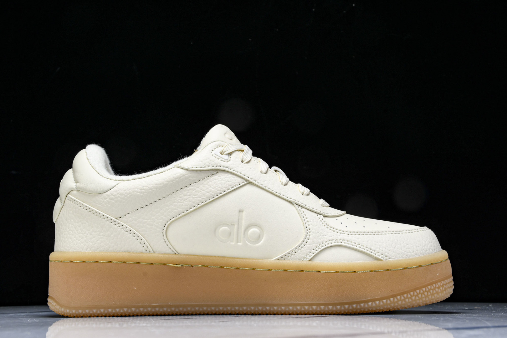 ALo yoga 尺码35-46

纯原版出品-ALo yoga Recover Mode Em 防滑耐