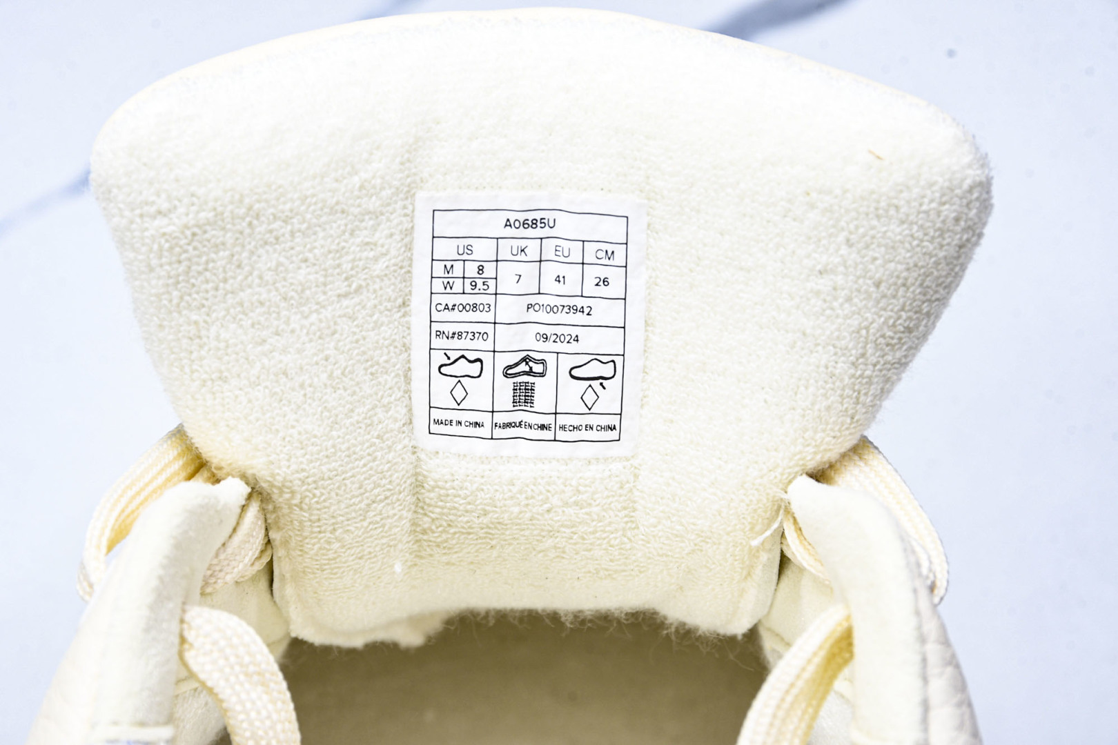 ALo yoga 尺码35-46

纯原版出品-ALo yoga Recover Mode Em 防滑耐