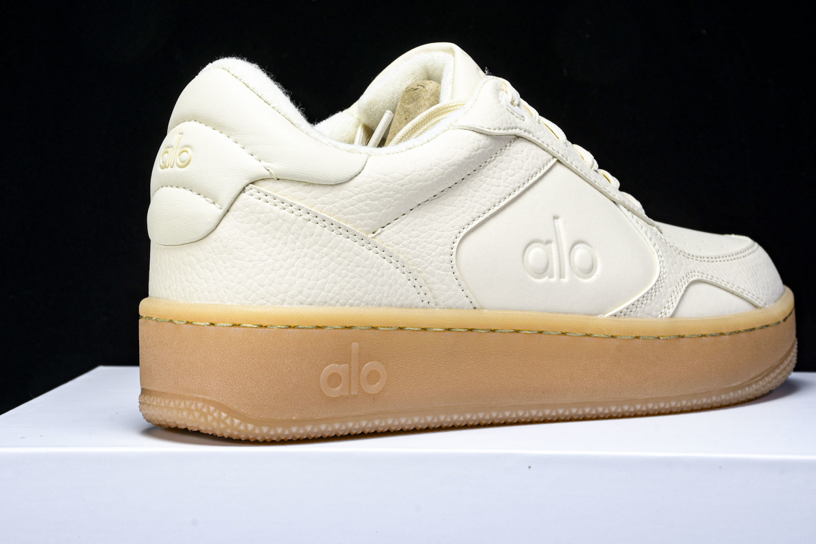 ALo yoga 尺码35-46

纯原版出品-ALo yoga Recover Mode Em 防滑耐