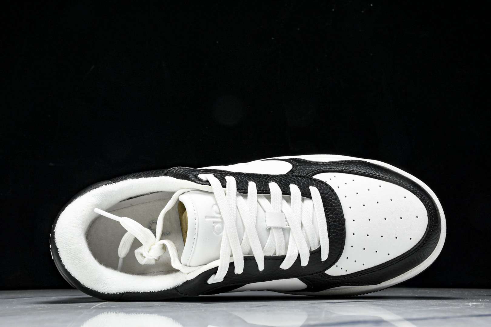 ALo yoga 尺码35-46

纯原版出品-ALo yoga Recover Mode Em 防滑耐