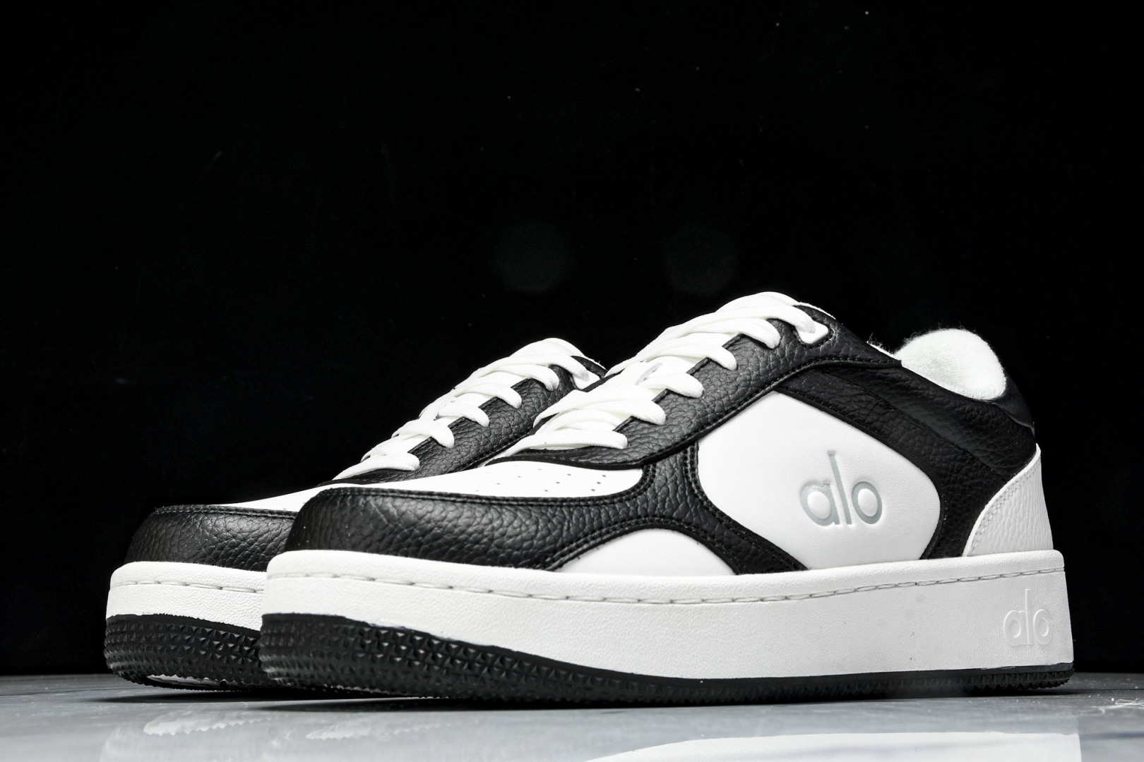 ALo yoga 尺码35-46

纯原版出品-ALo yoga Recover Mode Em 防滑耐