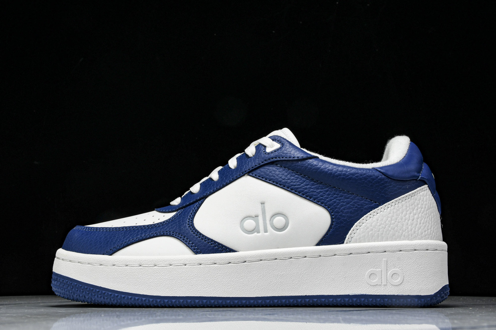 ALo yoga 尺码35-46

纯原版出品-ALo yoga Recover Mode Em 防滑耐