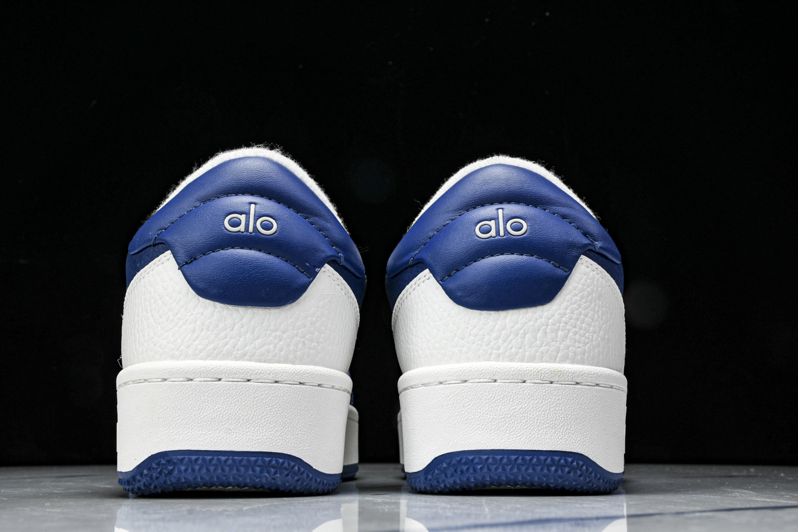 ALo yoga 尺码35-46

纯原版出品-ALo yoga Recover Mode Em 防滑耐