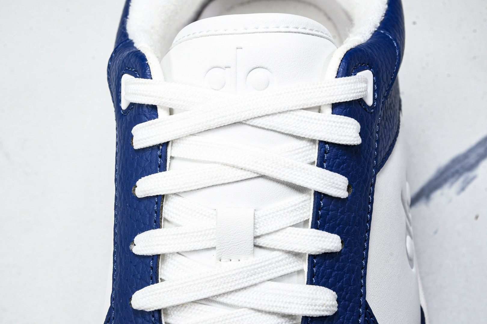 ALo yoga 尺码35-46

纯原版出品-ALo yoga Recover Mode Em 防滑耐