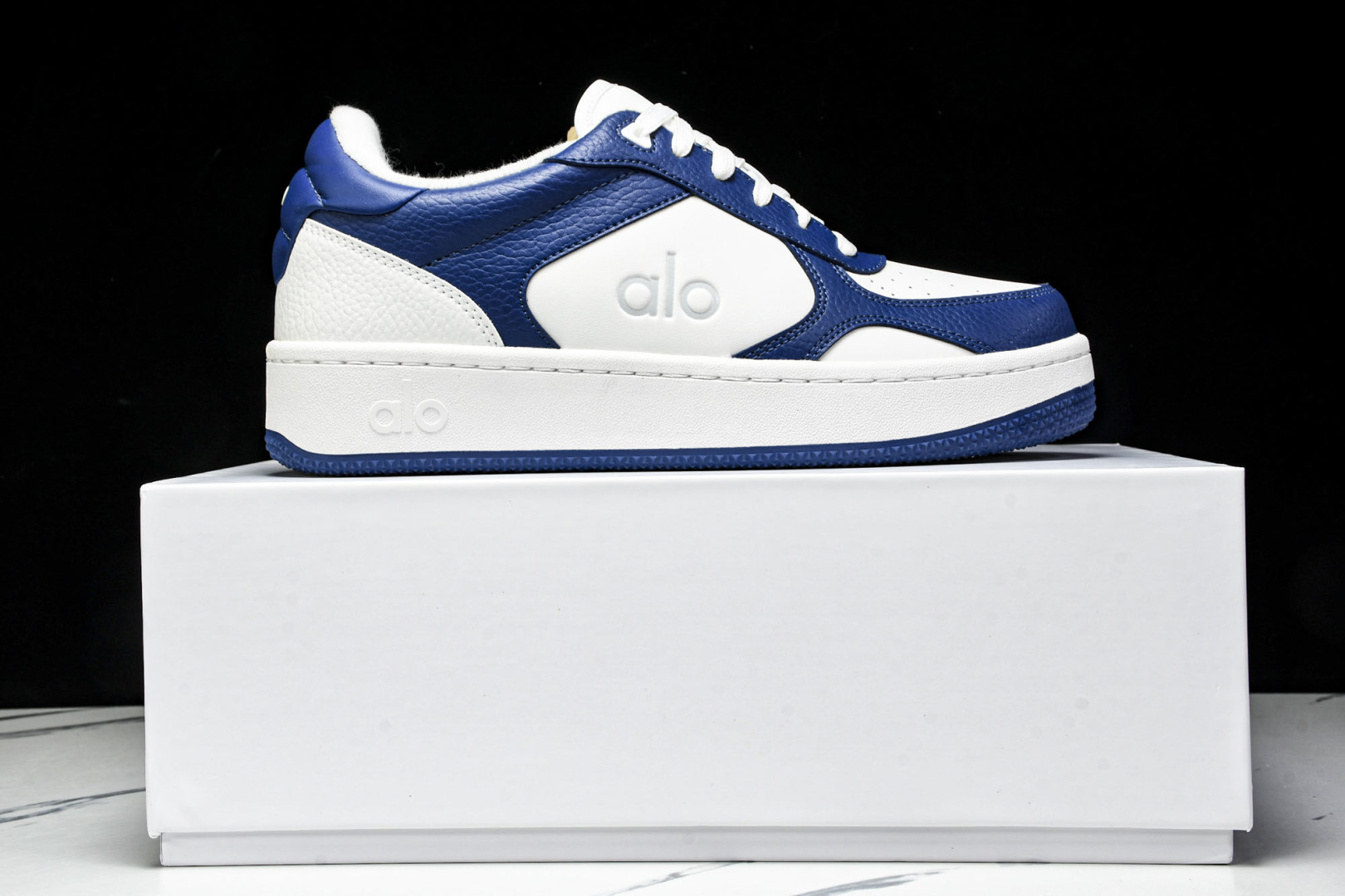 ALo yoga 尺码35-46

纯原版出品-ALo yoga Recover Mode Em 防滑耐