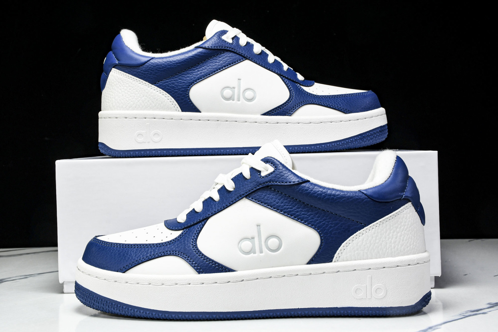 ALo yoga 尺码35-46

纯原版出品-ALo yoga Recover Mode Em 防滑耐