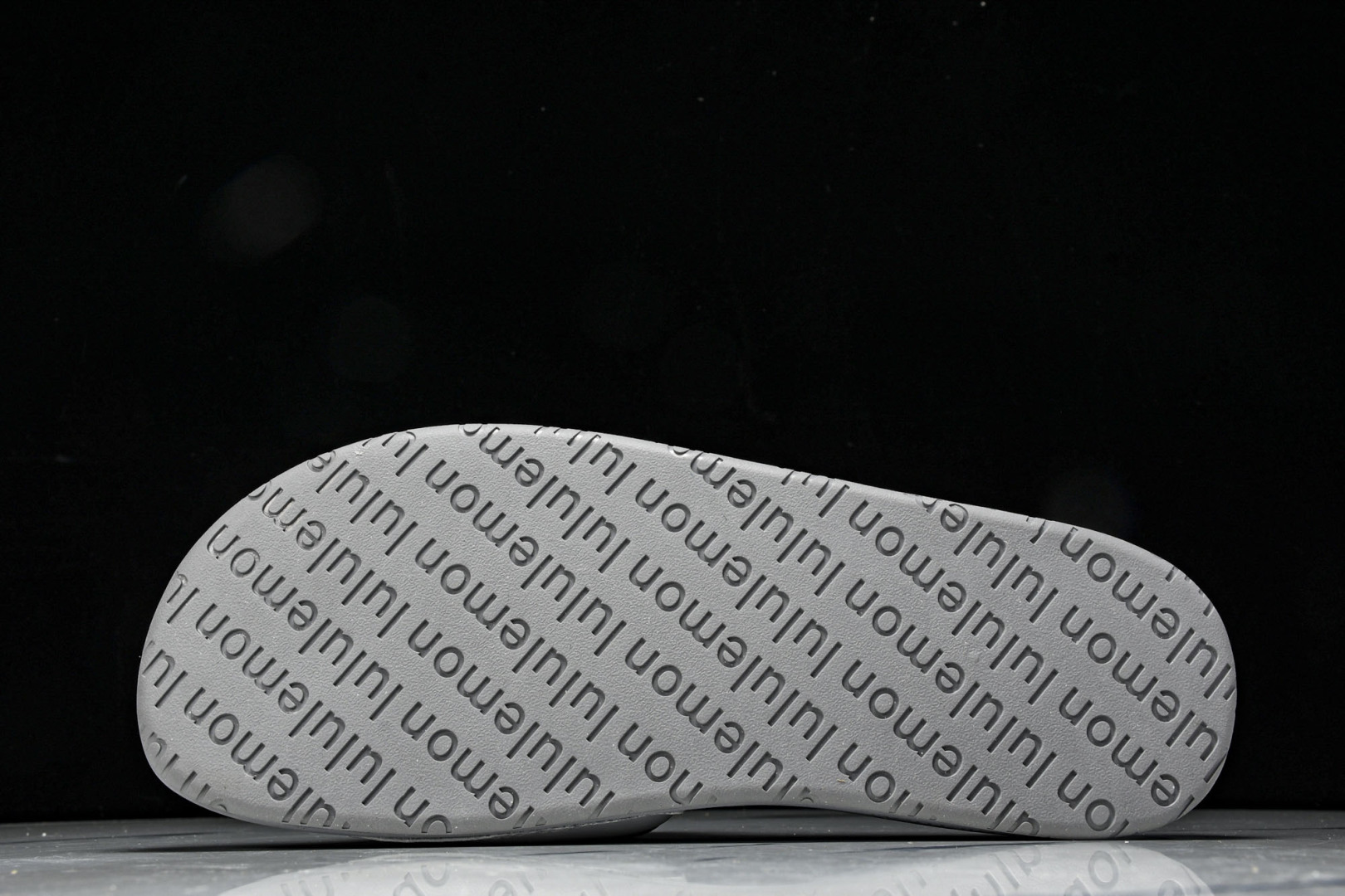 LULU 尺码35.5-48.5

纯原版出品-Lululemon Restfeel Slide 灰色 