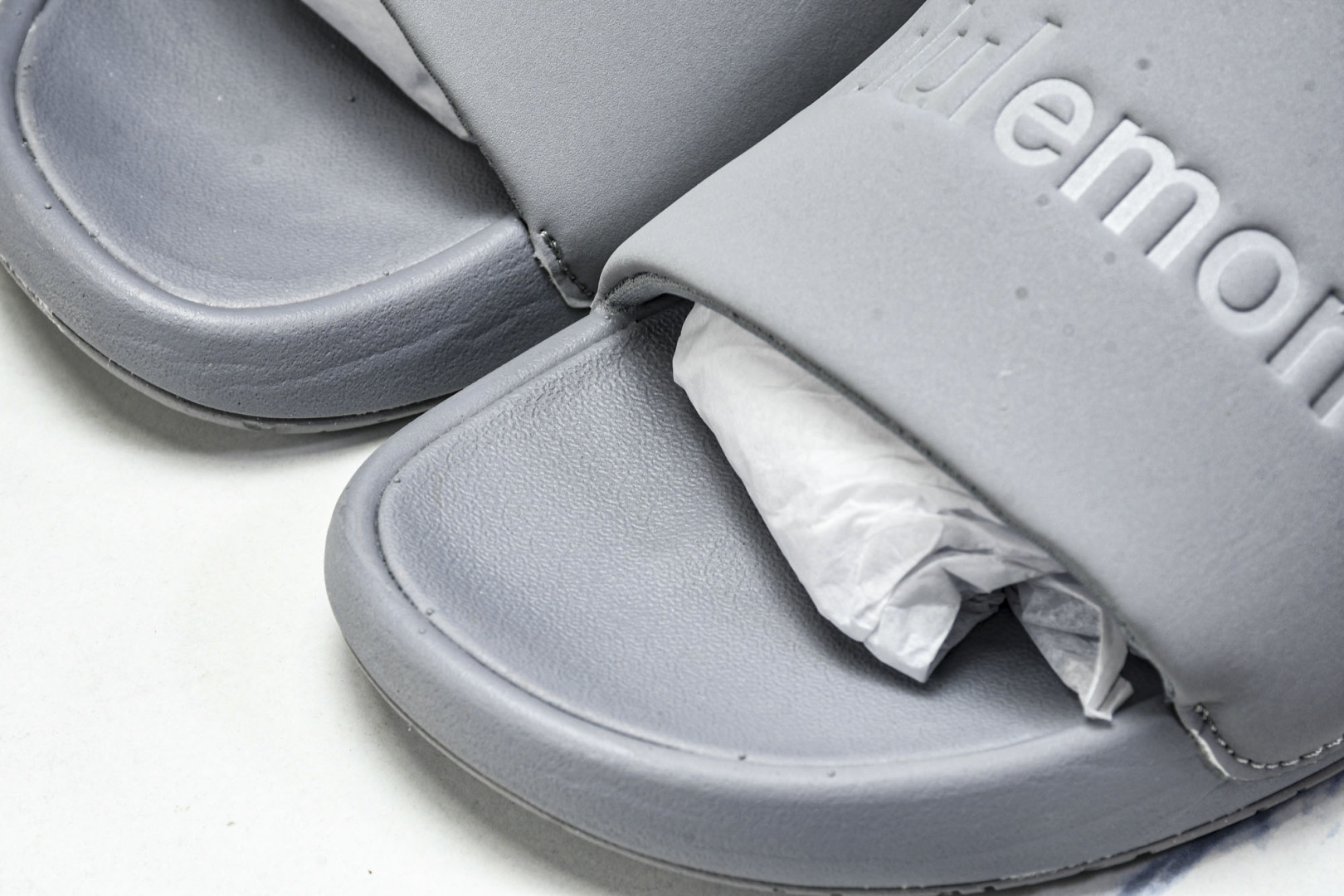 LULU 尺码35.5-48.5

纯原版出品-Lululemon Restfeel Slide 灰色 