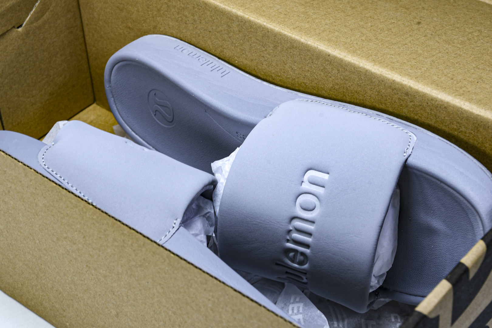 LULU 尺码35.5-48.5

纯原版出品-Lululemon Restfeel Slide 灰色 