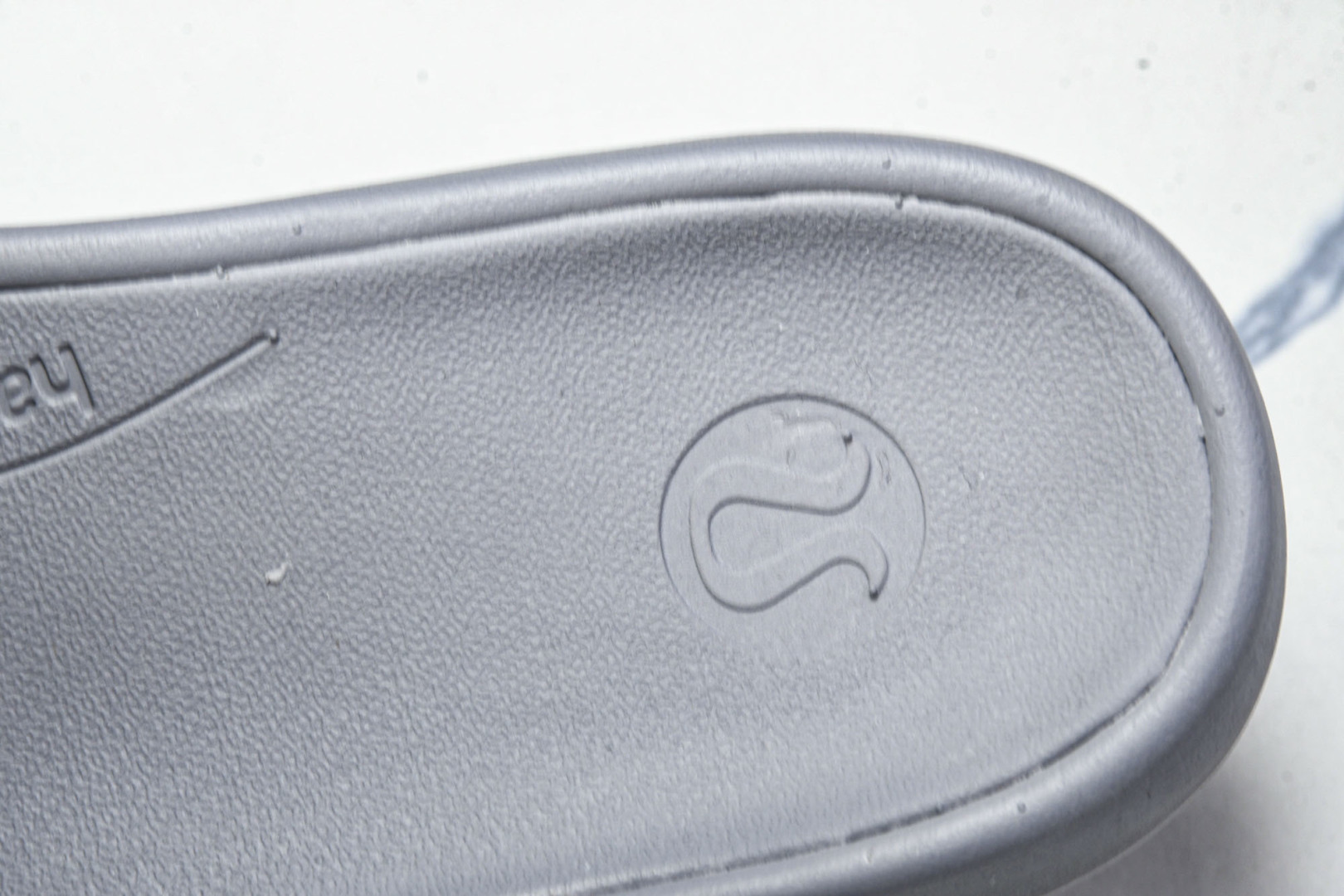 LULU 尺码35.5-48.5

纯原版出品-Lululemon Restfeel Slide 灰色 