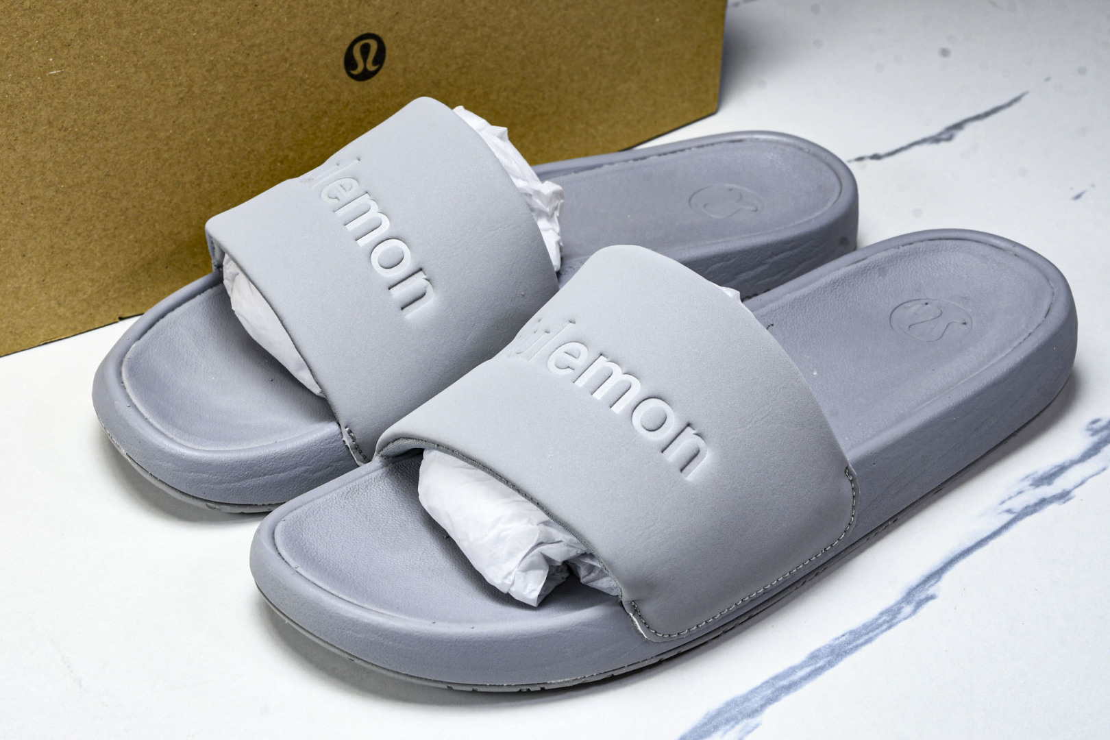 LULU 尺码35.5-48.5

纯原版出品-Lululemon Restfeel Slide 灰色 