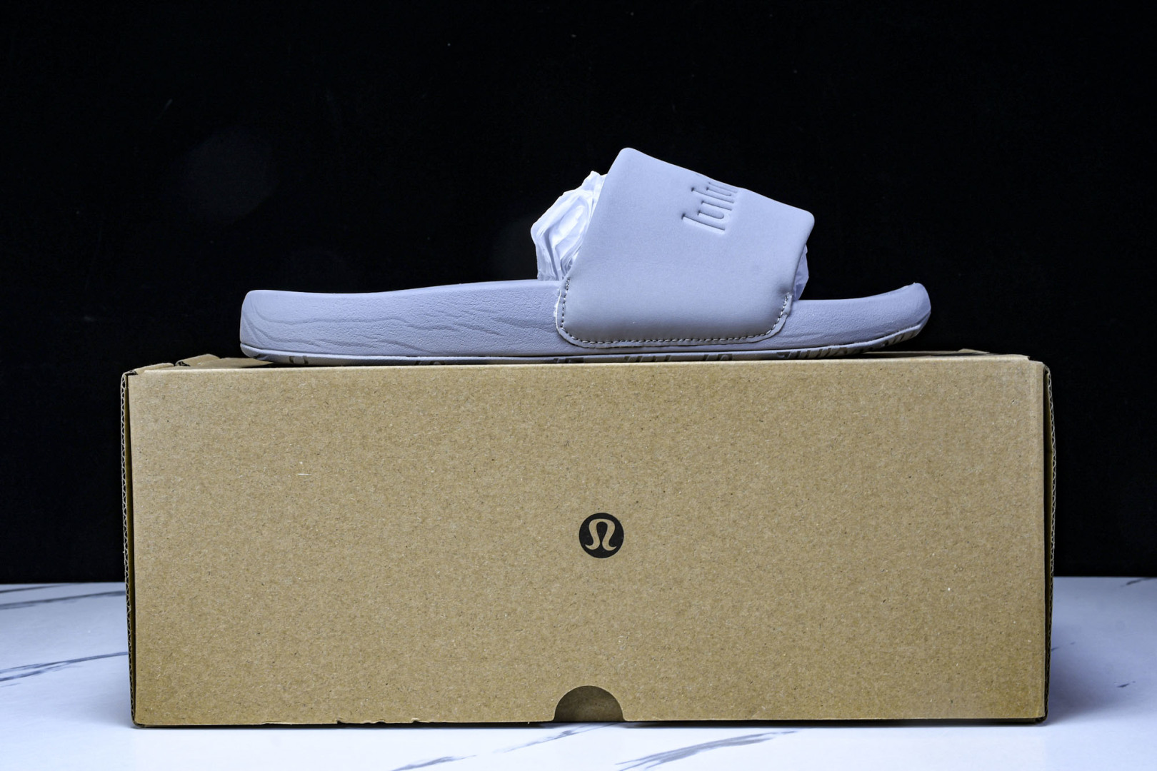 LULU 尺码35.5-48.5

纯原版出品-Lululemon Restfeel Slide 灰色 