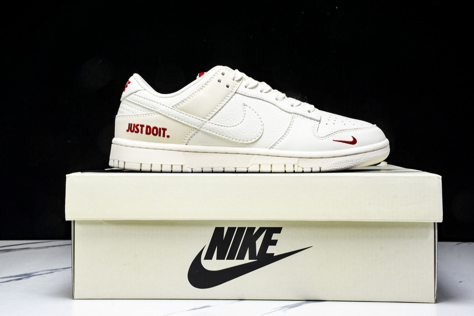 Dunk 尺码36-45

纯原版出品-SB Dunk Low Just do it 周年高端定制 低帮