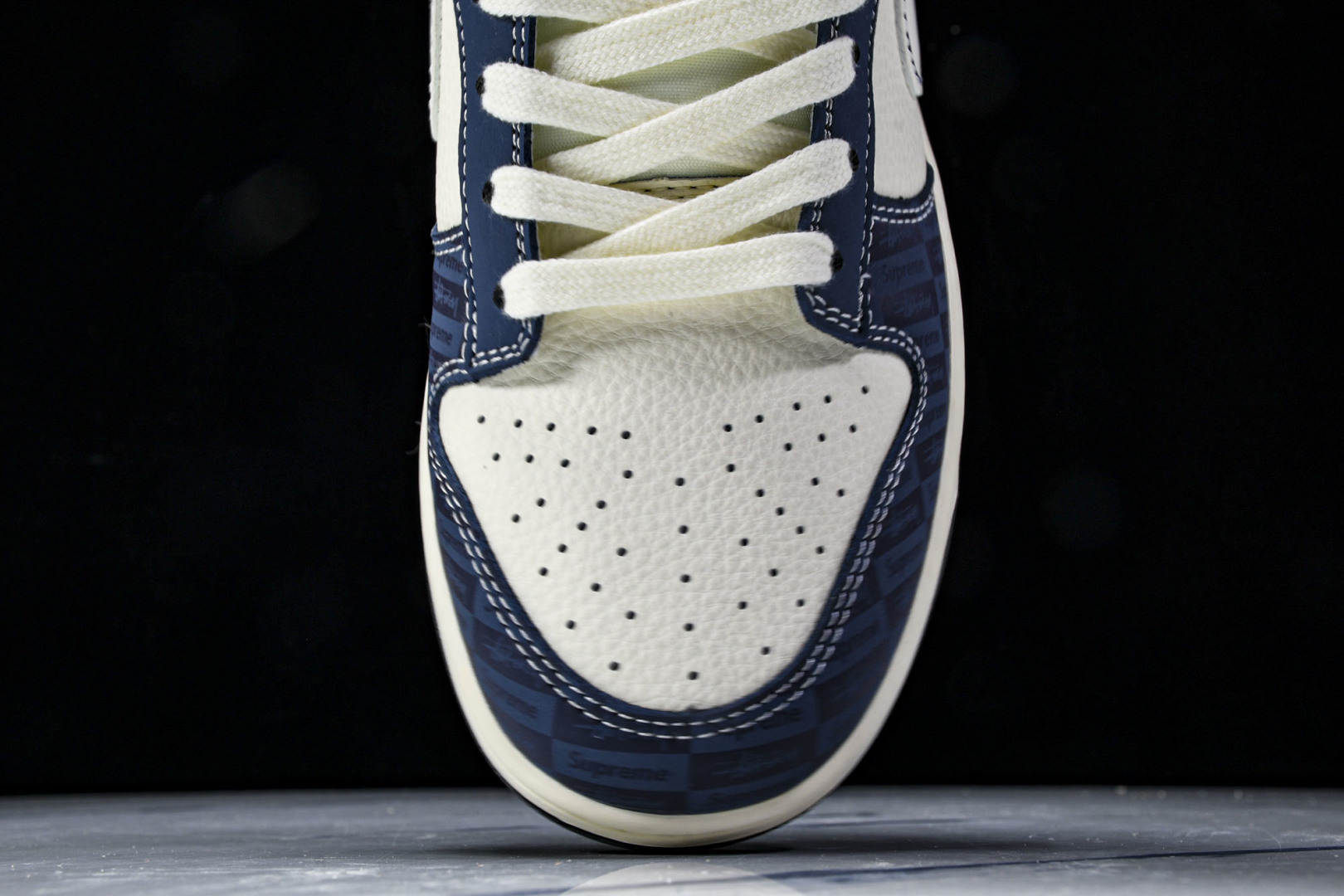 Dunk 尺码36-45

纯原版出品-SB Dunk Low SuPreme联名 暗刻蓝 周年高端定制