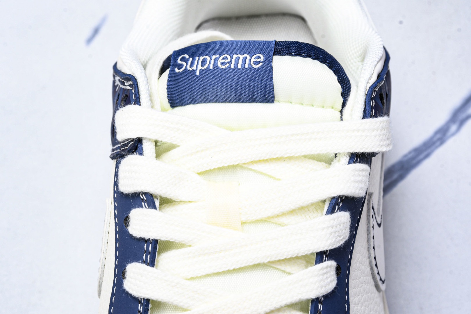 Dunk 尺码36-45

纯原版出品-SB Dunk Low SuPreme联名 暗刻蓝 周年高端定制