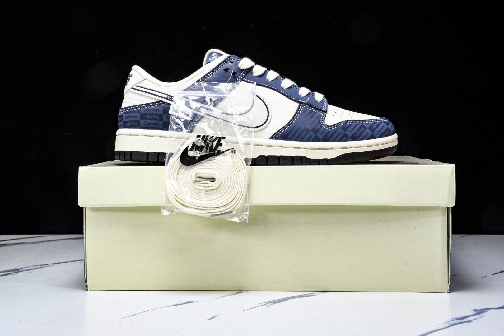 Dunk 尺码36-45

纯原版出品-SB Dunk Low SuPreme联名 暗刻蓝 周年高端定制
