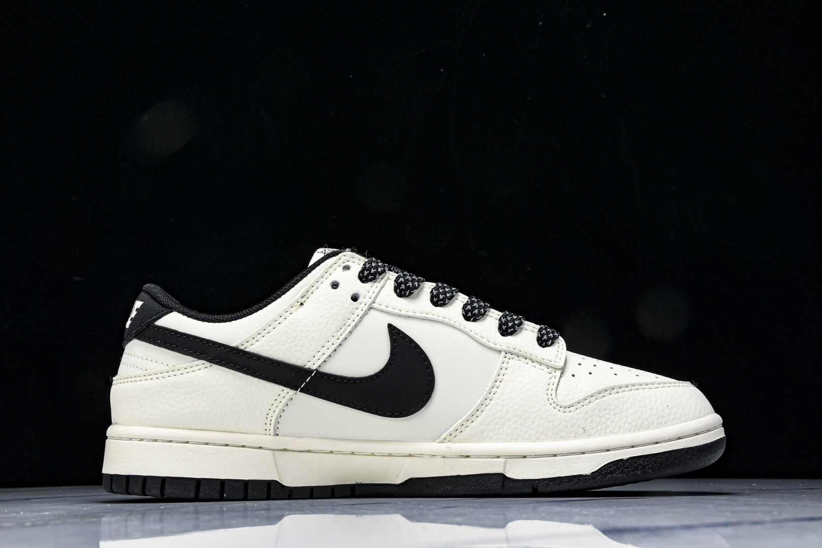 Dunk 尺码36-45

纯原版出品-SB Dunk Low 斯图西联名 闪电米黑 高端定制 低帮休闲