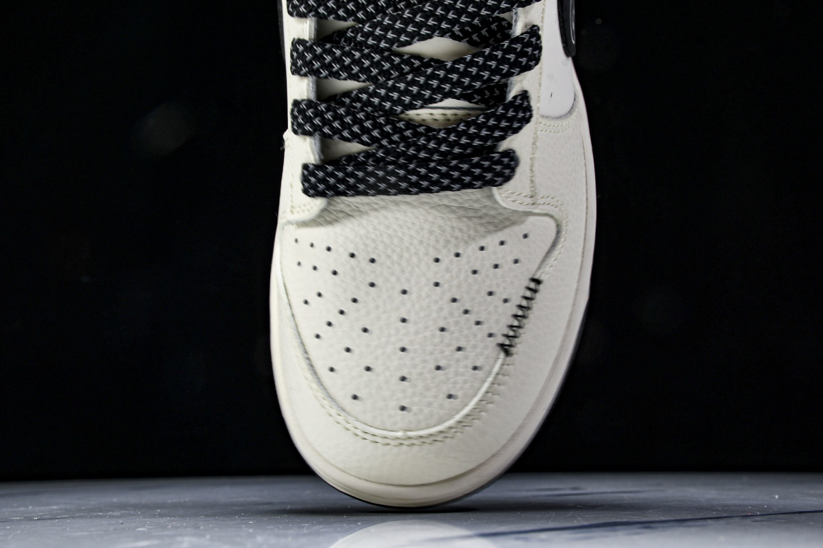 Dunk 尺码36-45

纯原版出品-SB Dunk Low 斯图西联名 闪电米黑 高端定制 低帮休闲