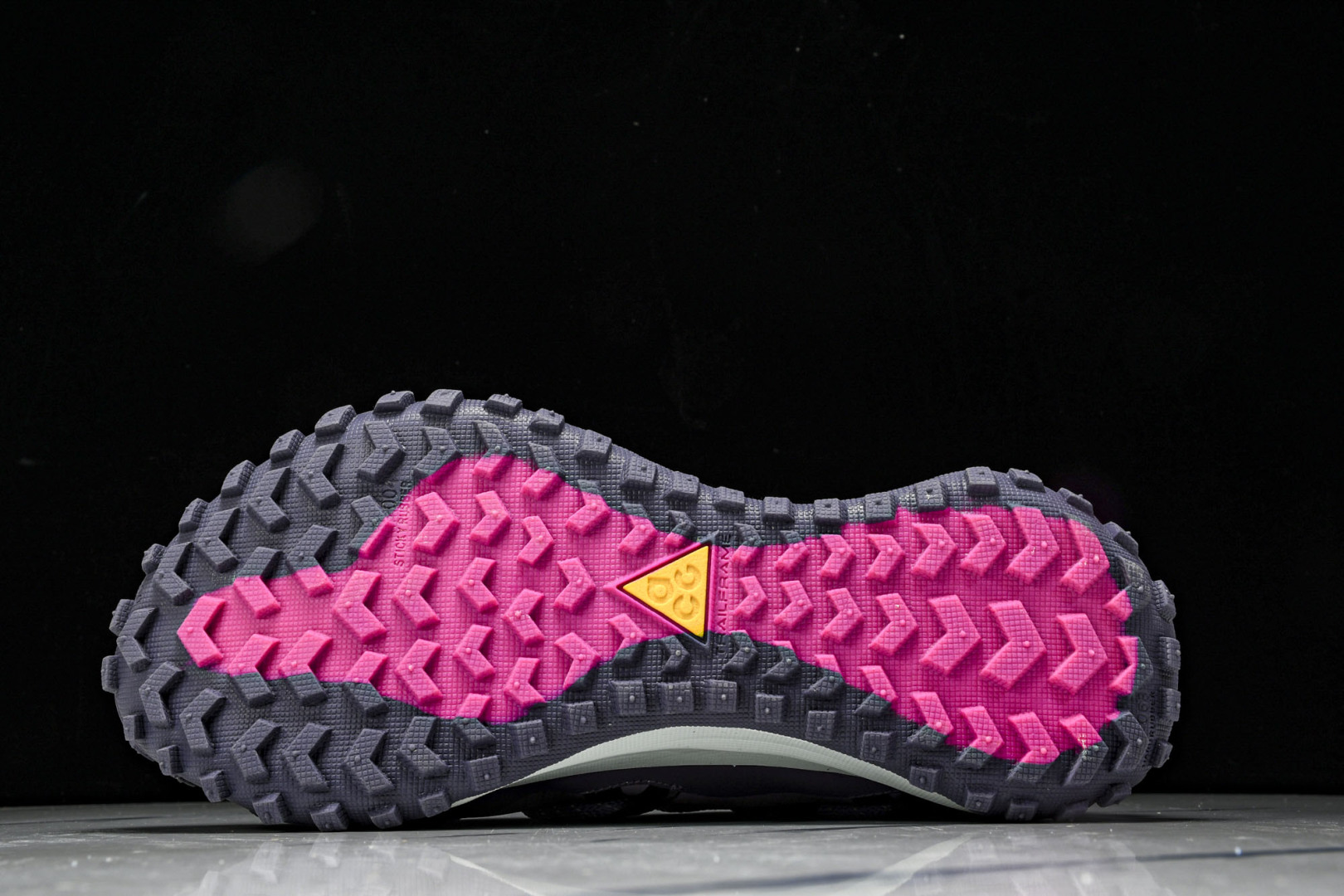 ACG 尺码36-45

纯原版出品-ACG Mountain Fly Low GTX SE 户外登山运