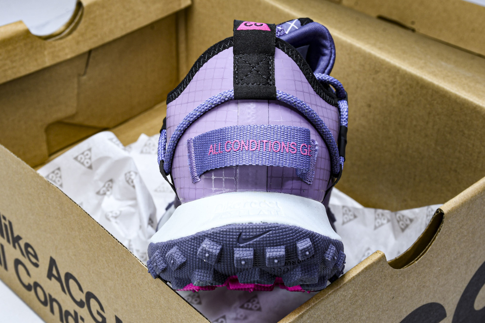 ACG 尺码36-45

纯原版出品-ACG Mountain Fly Low GTX SE 户外登山运