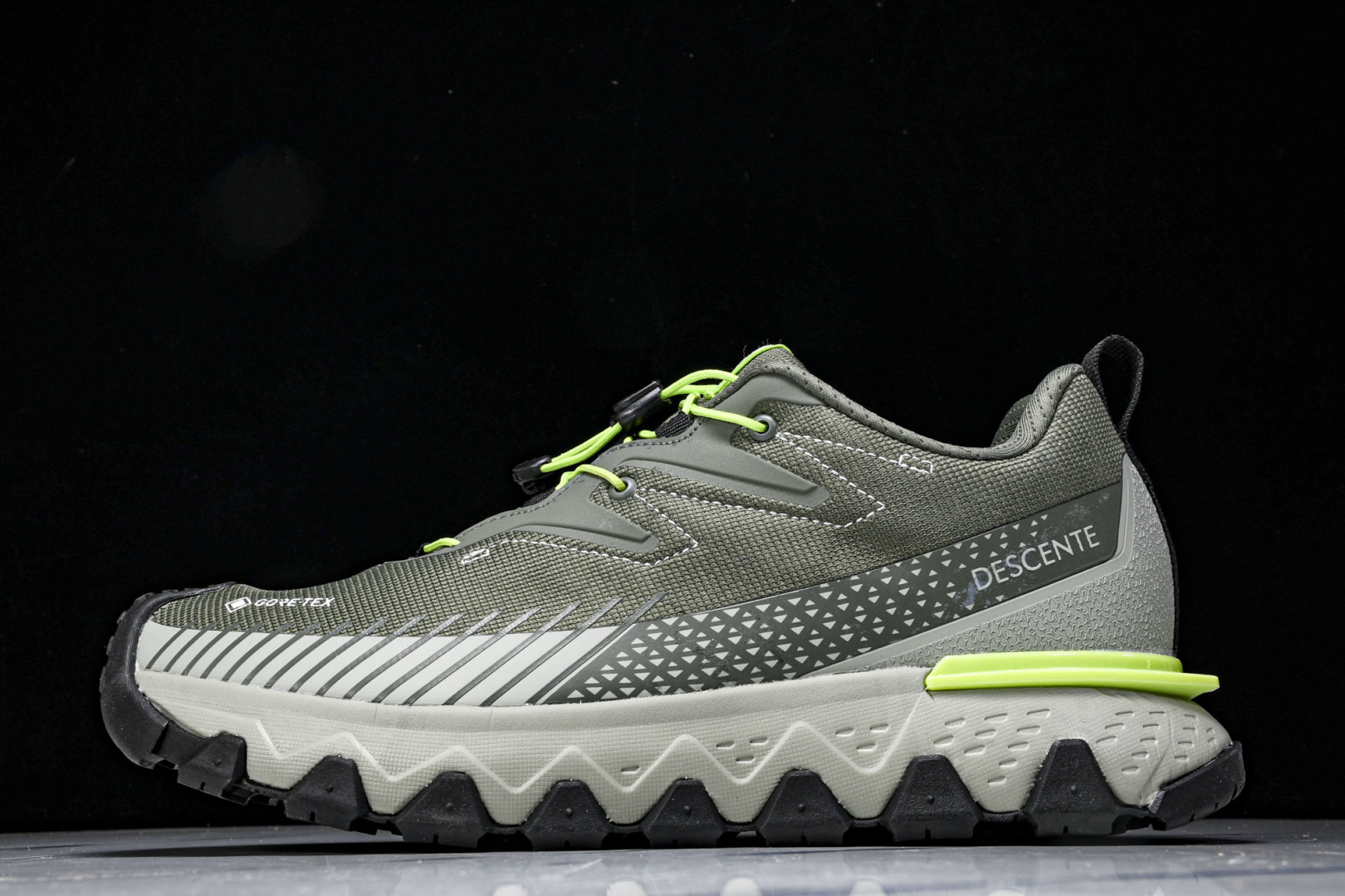 DESCENTE 尺码39-46

纯原版出品-迪桑特 DESCENTE SKI STYLE系列 SNO