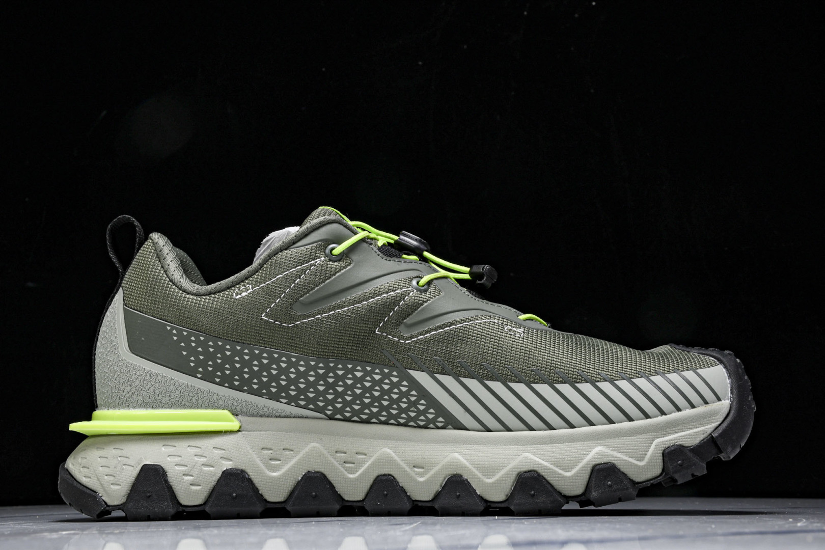 DESCENTE 尺码39-46

纯原版出品-迪桑特 DESCENTE SKI STYLE系列 SNO