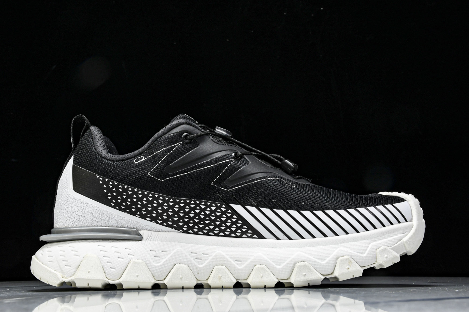 DESCENTE 尺码39-46

纯原版出品-迪桑特 DESCENTE SKI STYLE系列 SNO