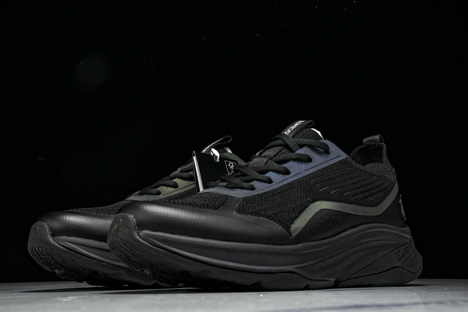 DESCENTE 尺码39-44

纯原版出品-迪桑特DESCENTE LAVITATE 2 舒适减震耐