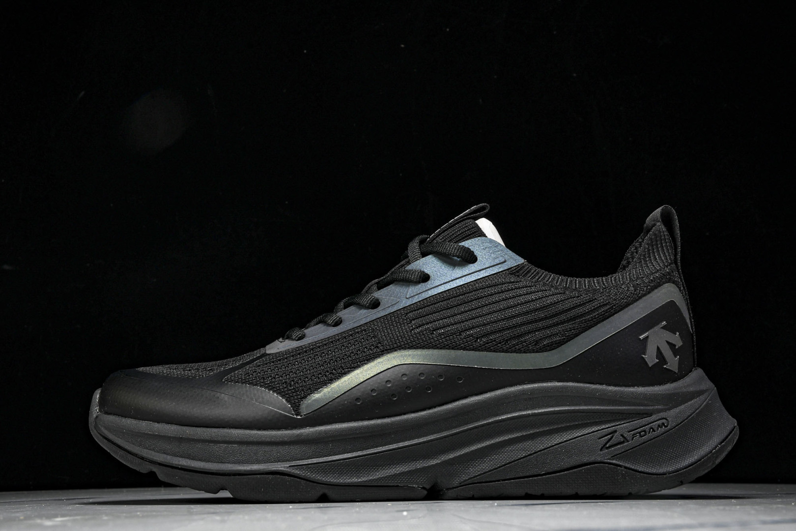DESCENTE 尺码39-44

纯原版出品-迪桑特DESCENTE LAVITATE 2 舒适减震耐