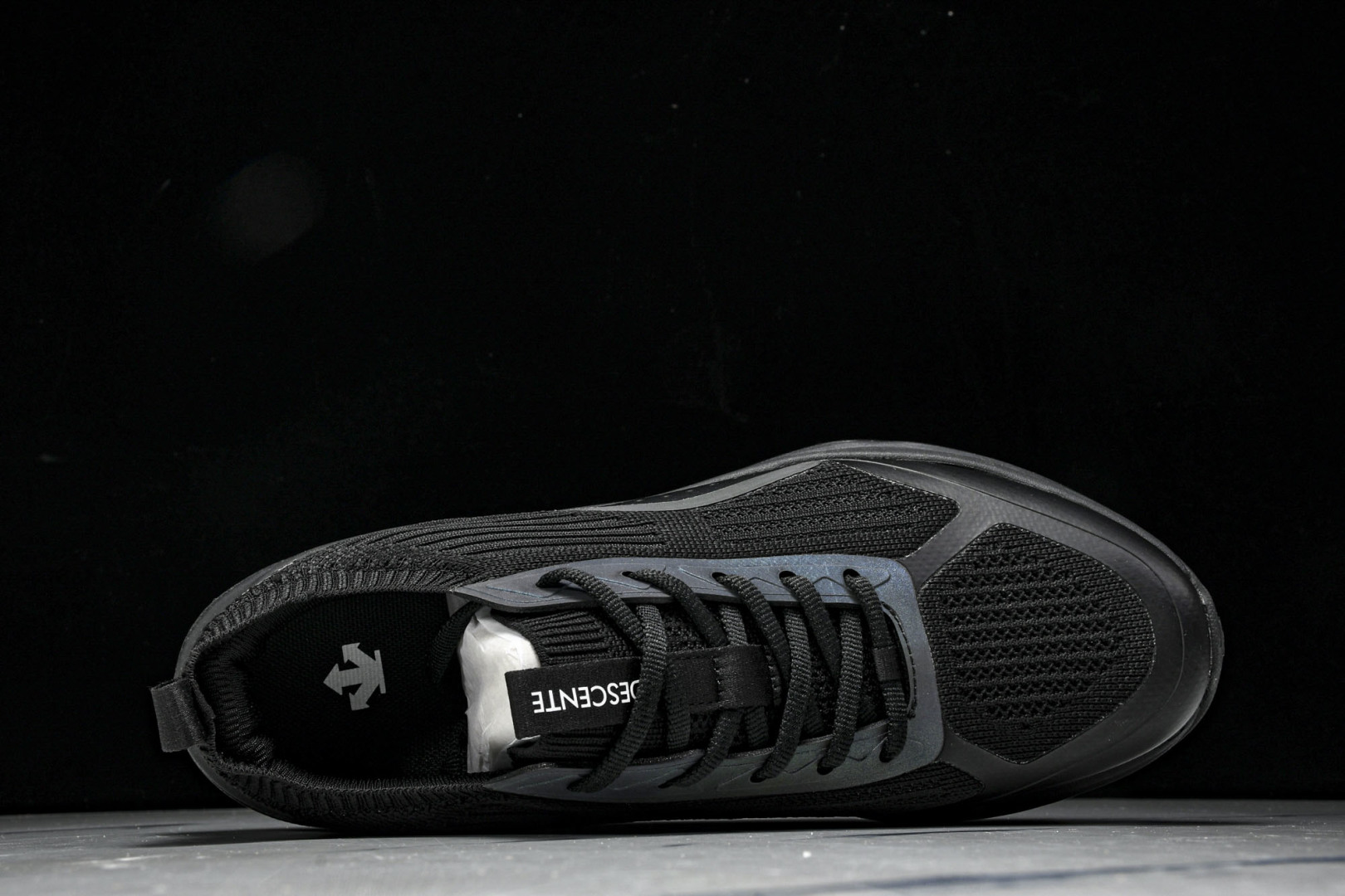 DESCENTE 尺码39-44

纯原版出品-迪桑特DESCENTE LAVITATE 2 舒适减震耐