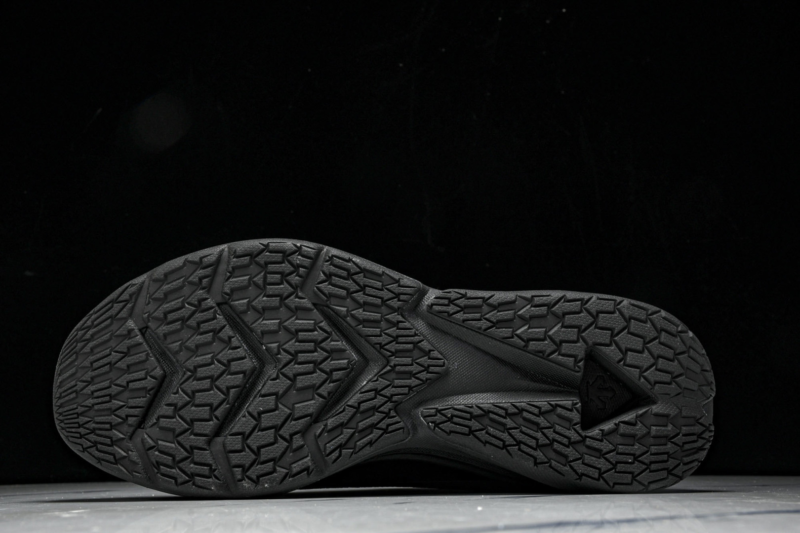DESCENTE 尺码39-44

纯原版出品-迪桑特DESCENTE LAVITATE 2 舒适减震耐