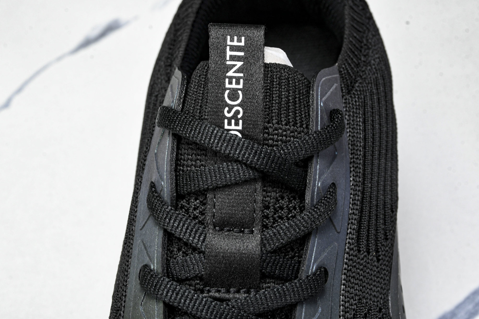 DESCENTE 尺码39-44

纯原版出品-迪桑特DESCENTE LAVITATE 2 舒适减震耐