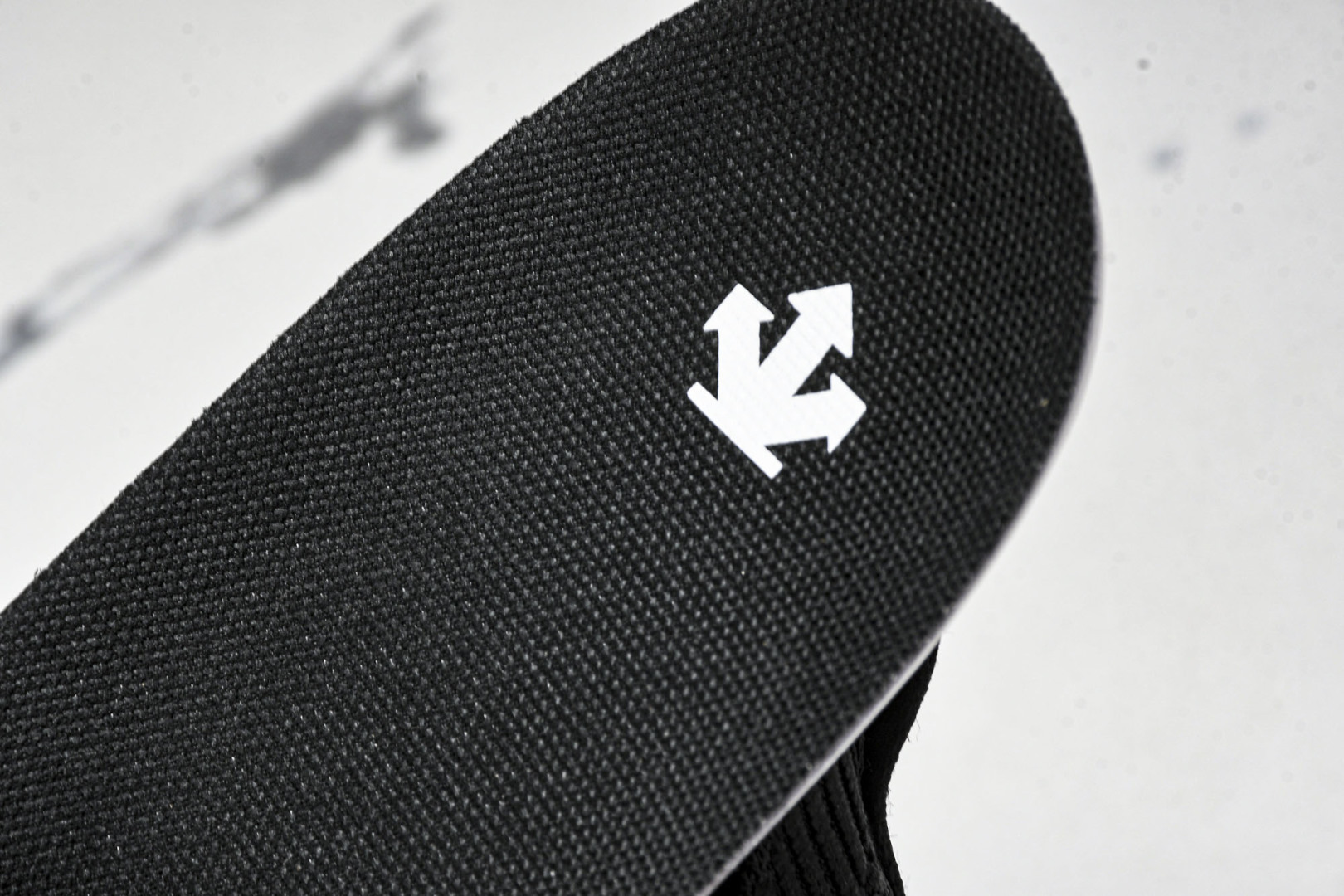 DESCENTE 尺码39-44

纯原版出品-迪桑特DESCENTE LAVITATE 2 舒适减震耐
