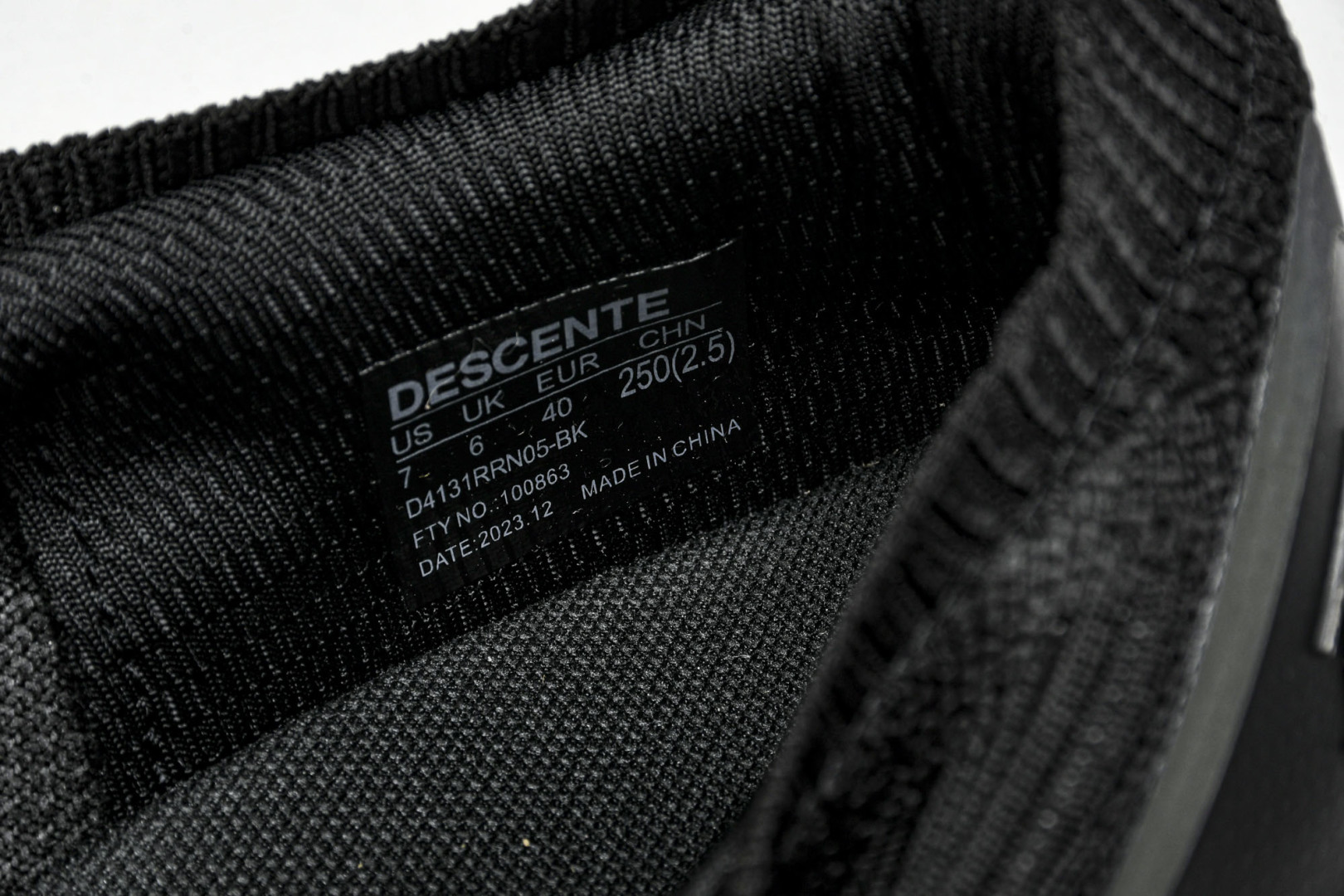 DESCENTE 尺码39-44

纯原版出品-迪桑特DESCENTE LAVITATE 2 舒适减震耐